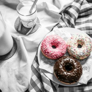 donuts_milk_icing_tablecloth-553682.jpg!d
